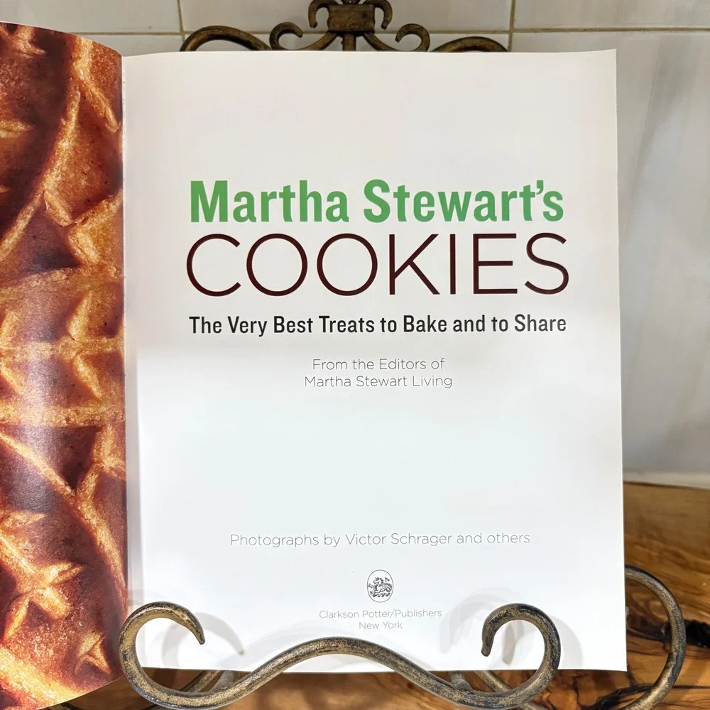Martha Stewarts Cookies 175 Recipes Cookbook First Edition 2008 Paperback